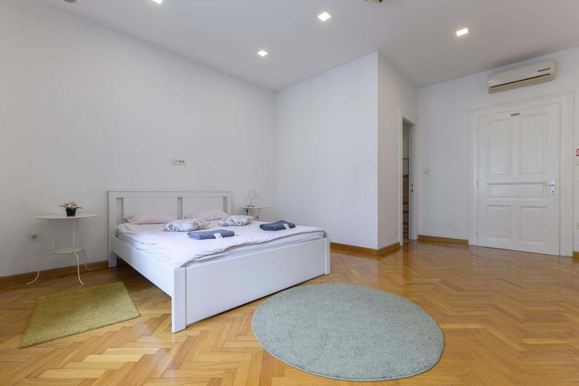 Apartment Luna Zagreb Exteriör bild